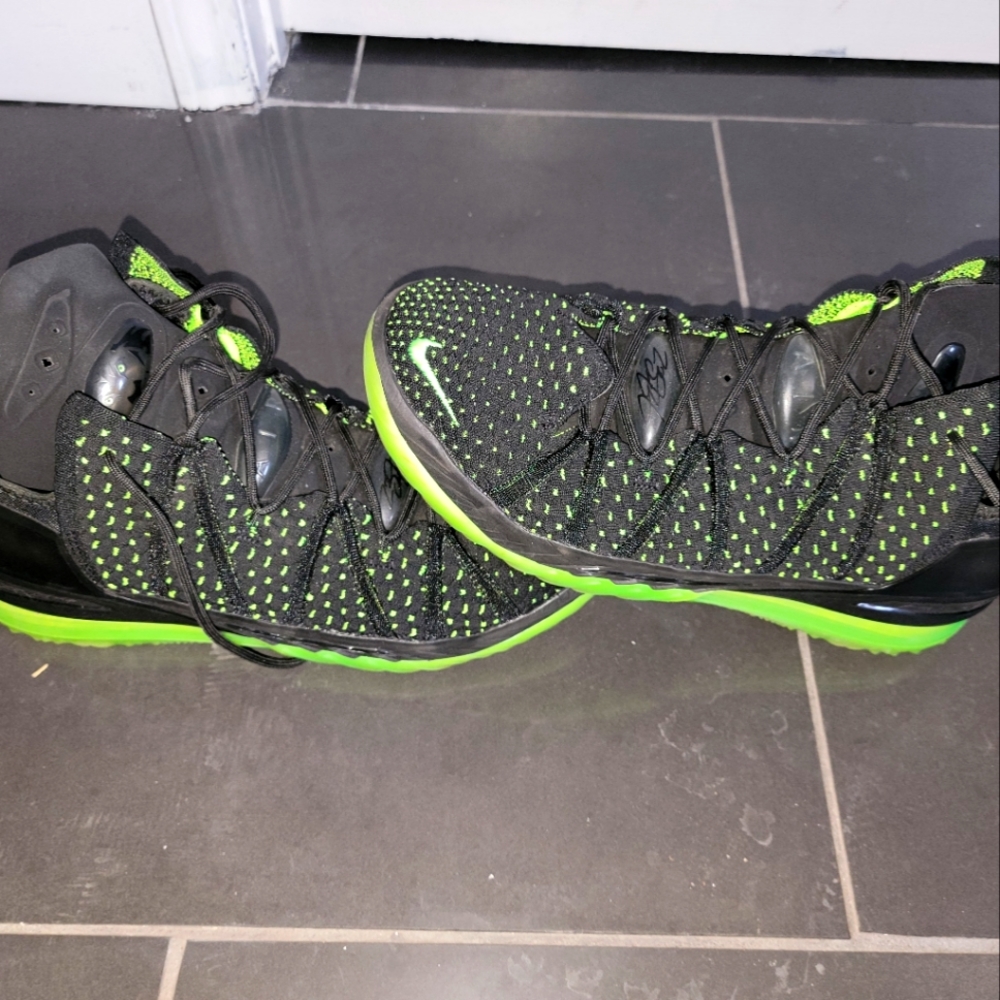 Nike LeBron XVIII 18 'Dunkman' Black Electric Green
